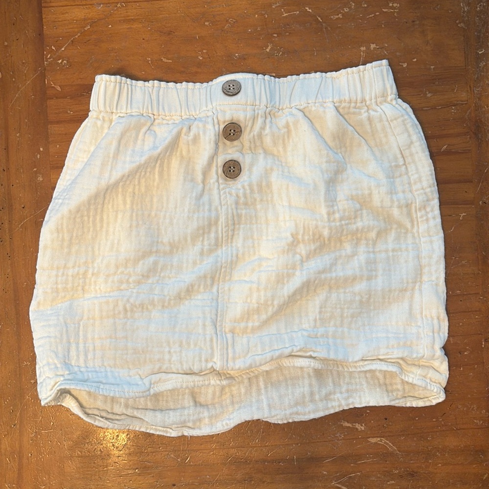 Jun & Ivy Small White Skirt with Buttons